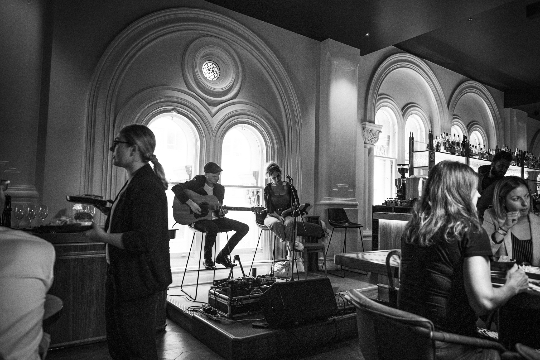 Live music, great cocktails & a menu to match. 