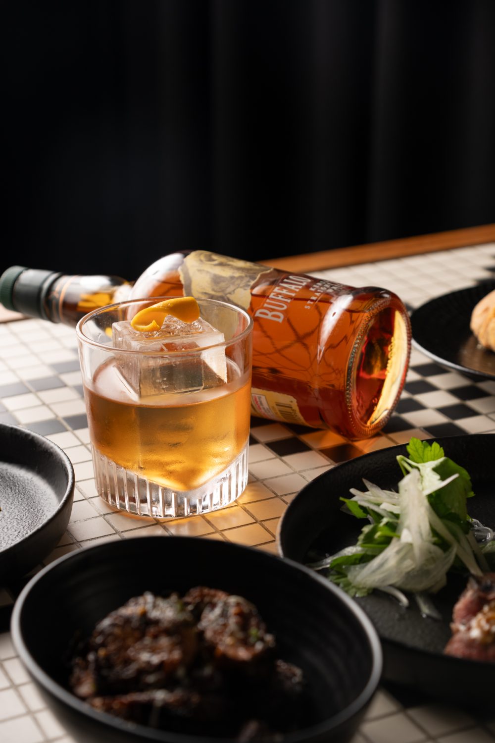 Live music, great cocktails & a menu to match. 