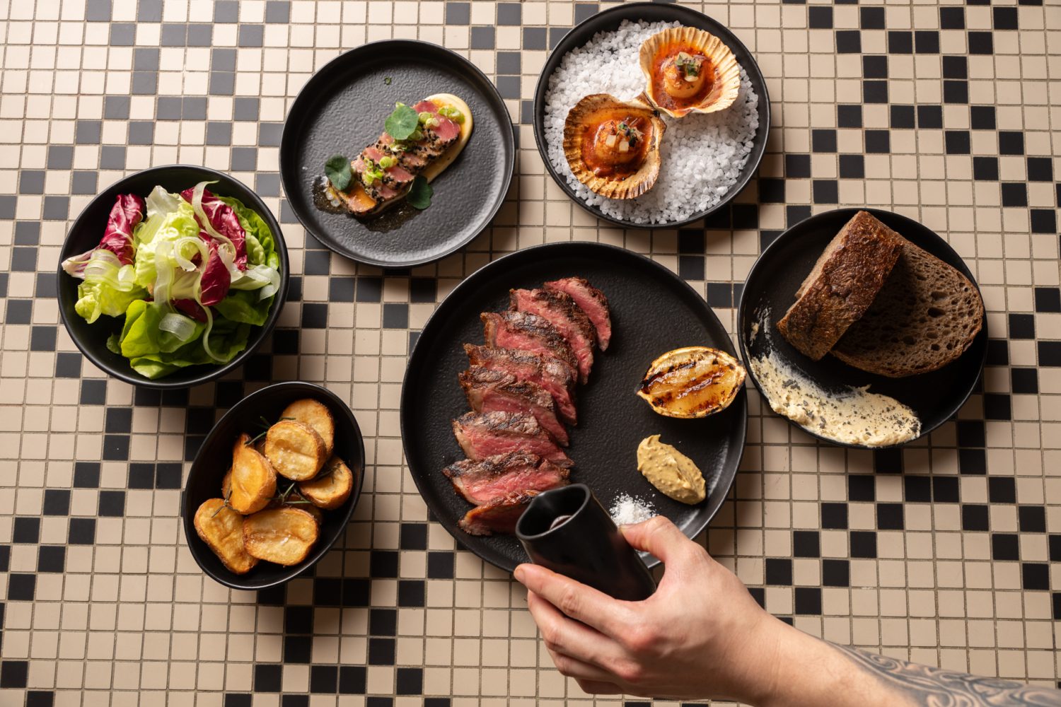 ESQ Bar & Dining